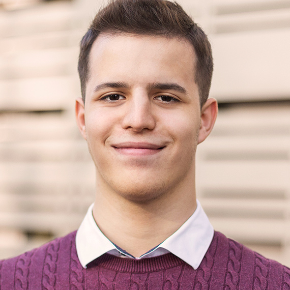 Muhamet Rama - Auszubildender Kaufmann im E-Commerce - SUNZINET