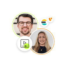 Headerbild des Webinars ‚Intelligente Suchfunktion mit Elasticsearch‘: Zwei Personen, eine lächelnde Frau und ein Mann mit Brille, in kreisförmigen Rahmen. Symbole für Video-Wiedergabe und Markenlogos im Hintergrund. Modernes, professionelles Design.