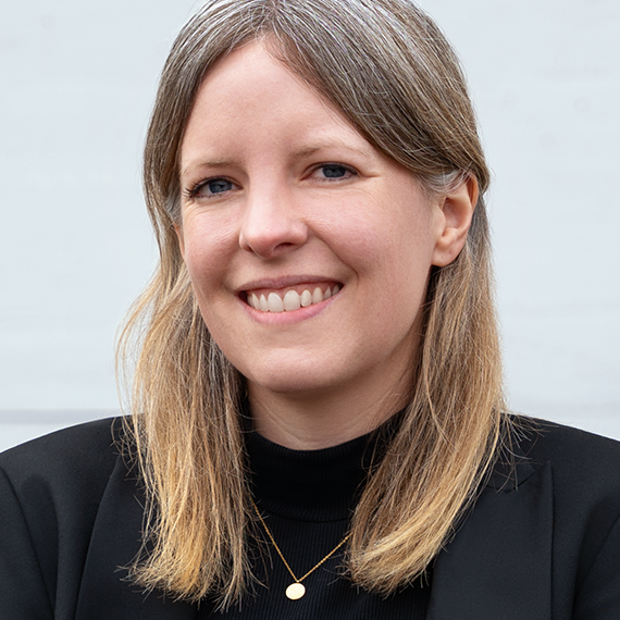 Kerstin-Hoebink-570x570-Project Management-SUNZINET